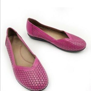 Dansko Neely Pink Perforated Leather Flats Sz 40